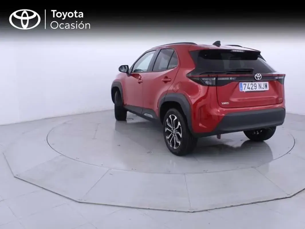 Nuevo Toyota Yaris Cross Active 132 CV (97 kW) 2026 Rojo SUV