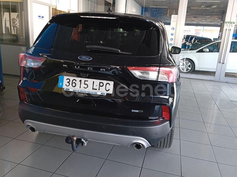 Usado Ford Kuga Titanium 190 CV (139 kW) 2021 Negro SUV