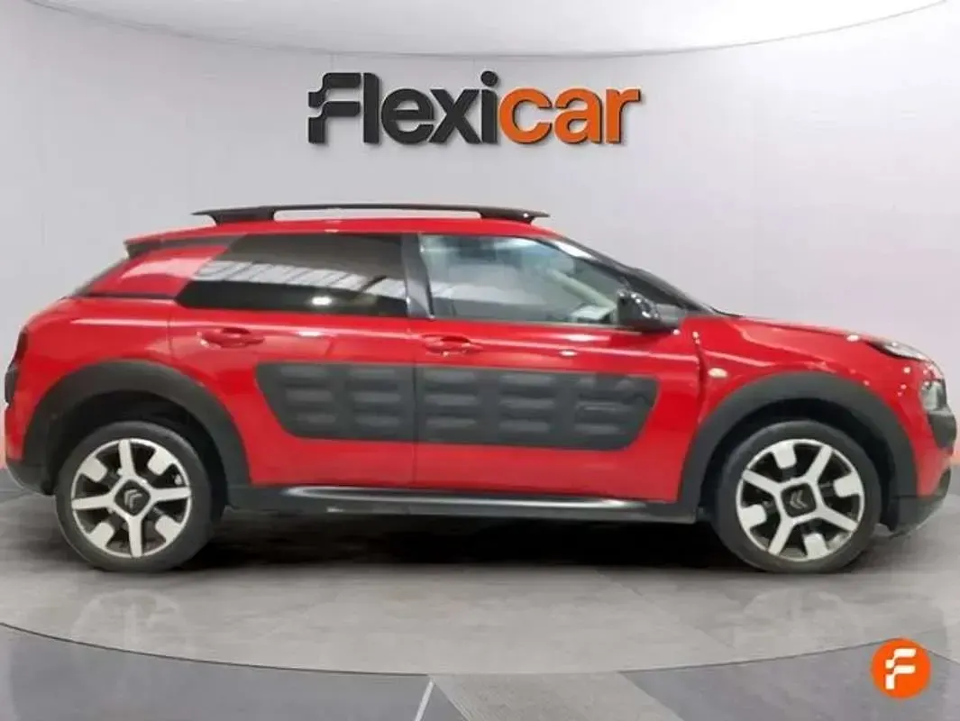 Usado Citroën C4 Cactus Shine 99 CV (72 kW) 2017 Rojo Utilitario