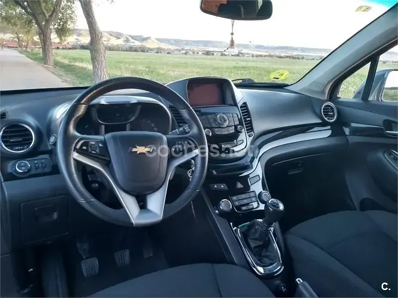 Usado Chevrolet Orlando LTZ 163 CV (119 kW) 2012 Gris / plata Monovolumen