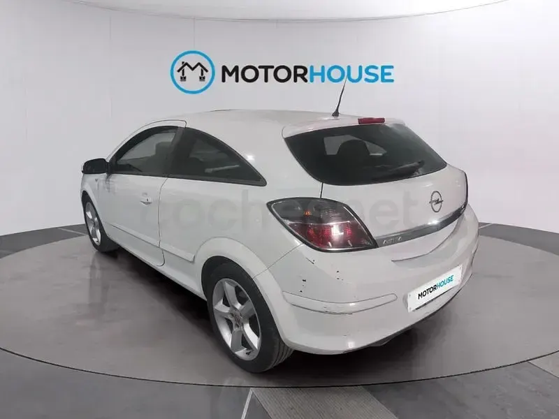 Usado Opel Astra GTC Sport 100 CV (73 kW) 2007 Blanco Berlina