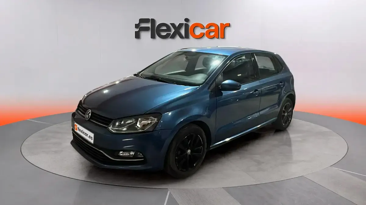 Usado VW Polo 90 CV (66 kW) 2017 Azul Berlina