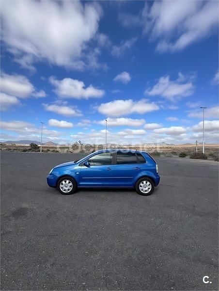 Usado VW Polo Trendline 75 CV (55 kW) 2002 Azul Berlina