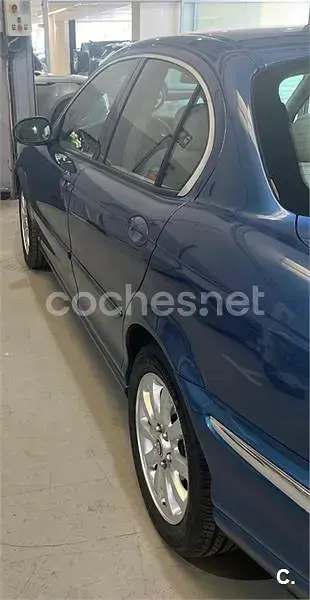 Usado Jaguar X-type Executive 196 HP (144 kW) 2001 Azul Sedan