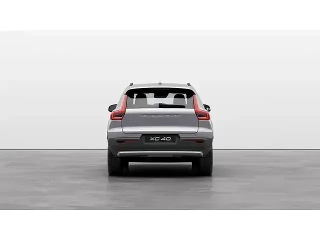 Usado Volvo XC40 Plus 163 CV (119 kW) 2024 Gris SUV