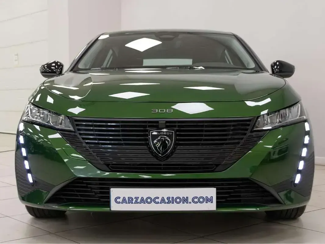 Usado Peugeot 308 Active 131 CV (96 kW) 2022 Verde Utilitario