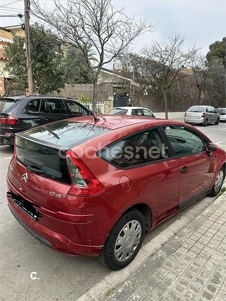 Usado Citroën C4 90 CV (66 kW) 2006 Granate Berlina
