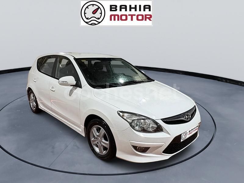Blanco Usado 2011 Hyundai i30 Comfort Berlina | 7300 € (Precio justo) - Imagen 1/4