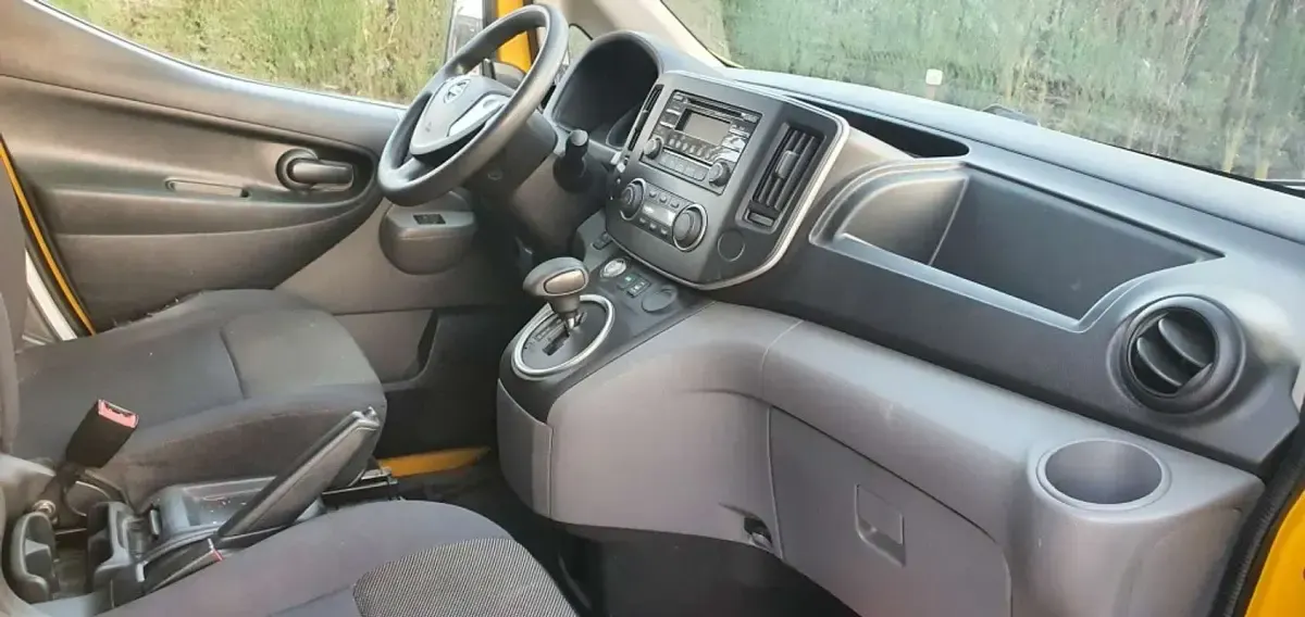 Usado Nissan e-NV200 Comfort 80 kW (109 CV) 2016 Amarillo Monovolumen