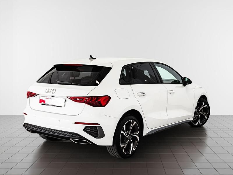 Usado Audi A3 S-Line 116 CV (85 kW) 2023 Blanco Berlina