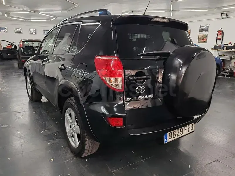 Usado Toyota RAV4 Premium 177 CV (130 kW) 2006 Negro SUV