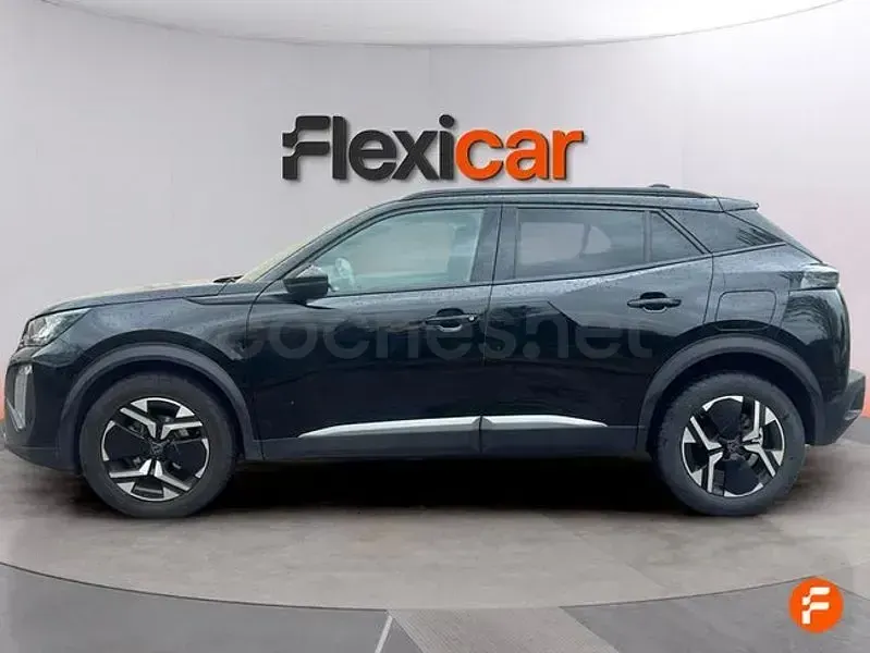 Usado Peugeot 2008 Active 100 CV (73 kW) 2023 Negro SUV
