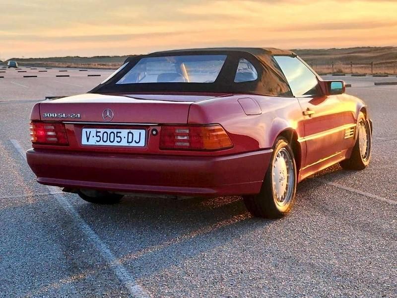 Usado Mercedes SL300 230 CV (169 kW) 1990 Rojo Coupe