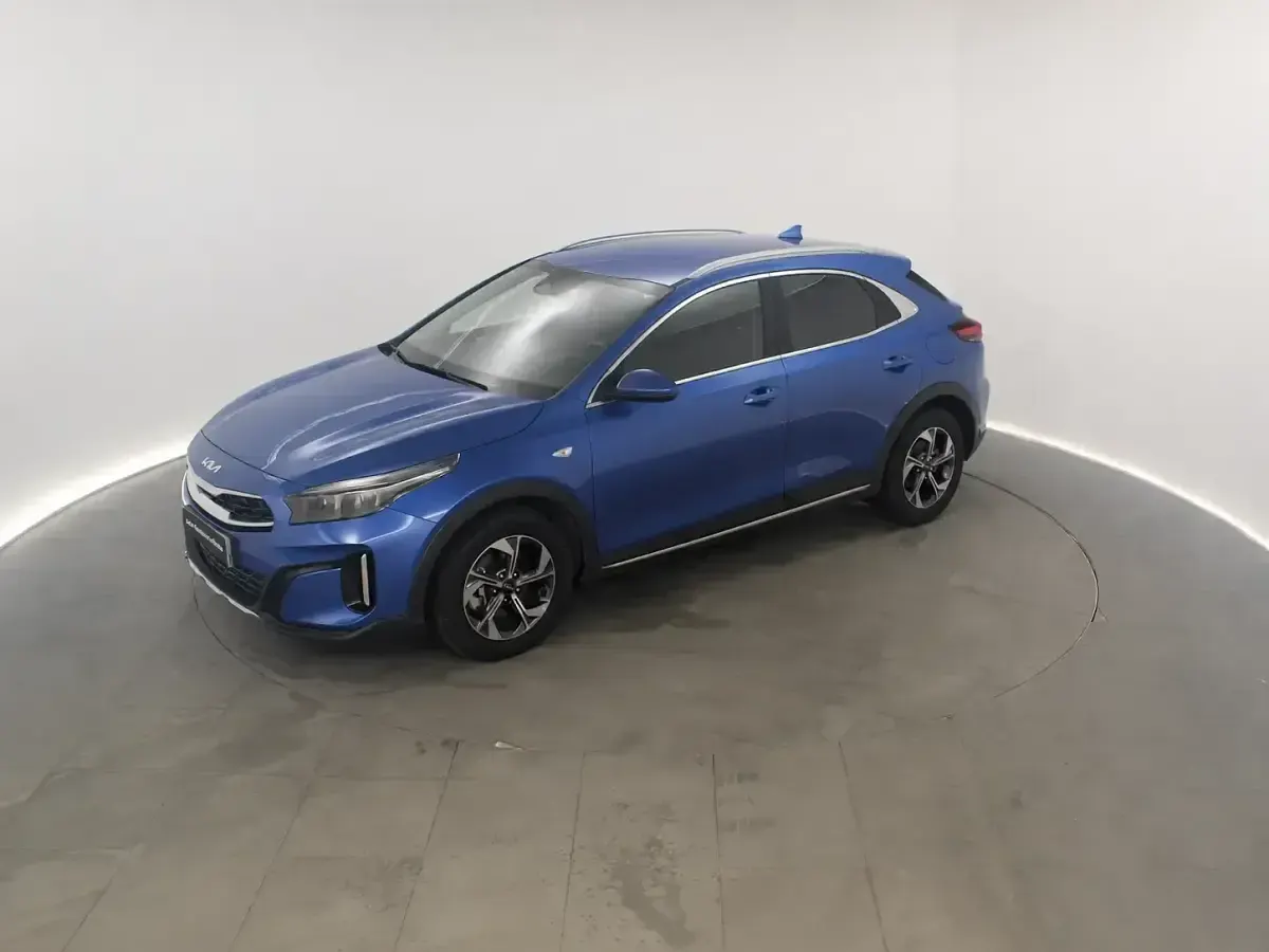 Usado Kia XCeed 100 CV (73 kW) 2025 Azul SUV