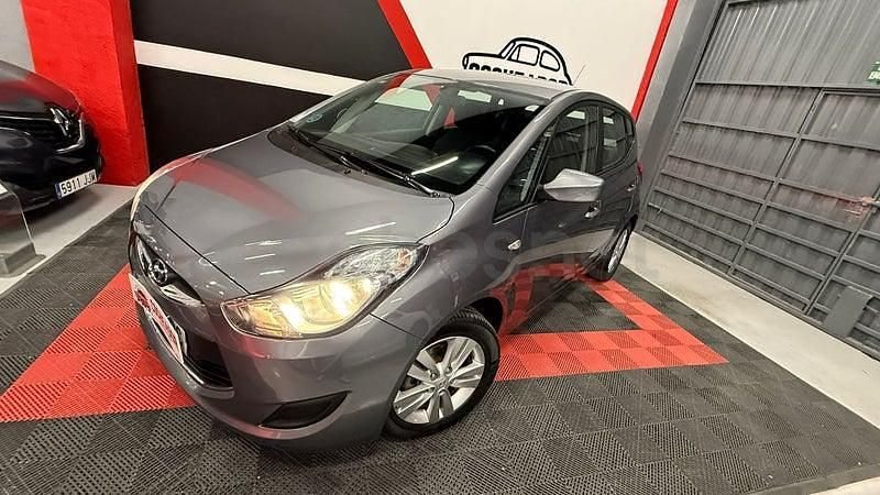 Usado Hyundai ix20 90 CV (66 kW) 2015 Gris / plata Utilitario