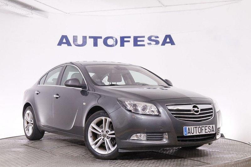Usado Opel Insignia Cosmo 180 CV (132 kW) 2010 Plata Berlina