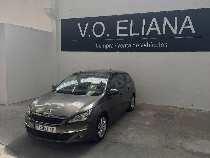 Usado Peugeot 308 SW Access 92 CV (67 kW) 2014 Marrón Familiar
