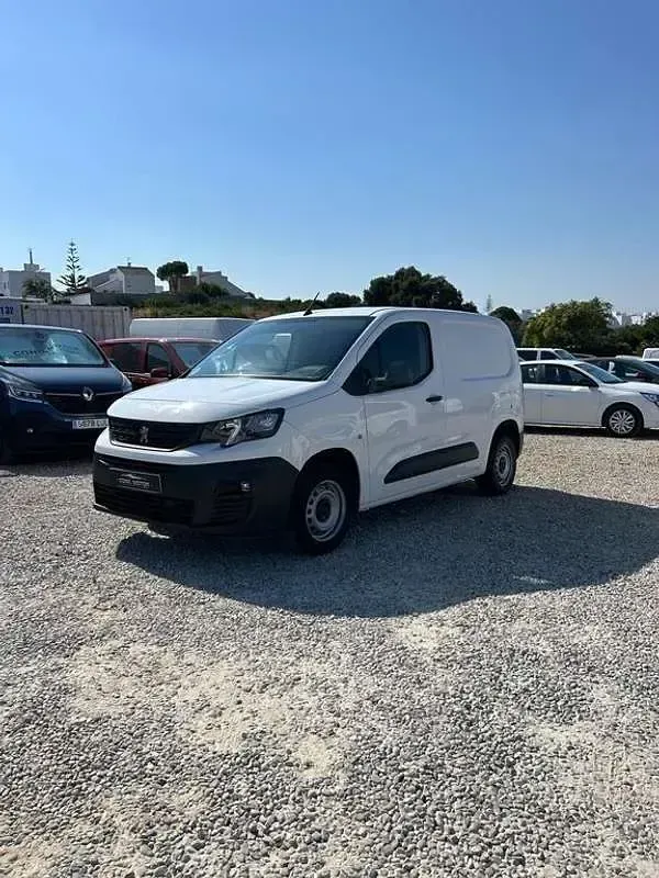 Usado Peugeot Partner 98 CV (72 kW) 2019 Blanco Monovolumen