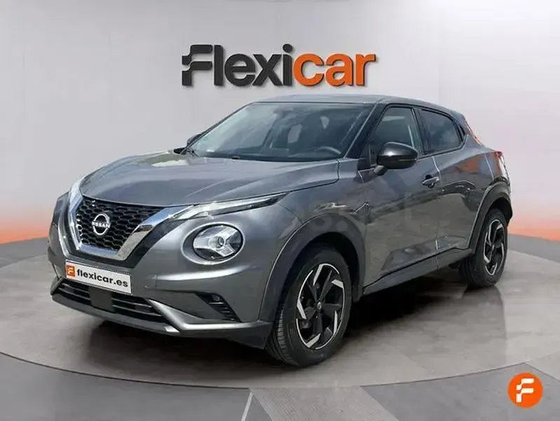 Usado Nissan Juke Acenta 114 CV (83 kW) 2024 Gris / plata SUV