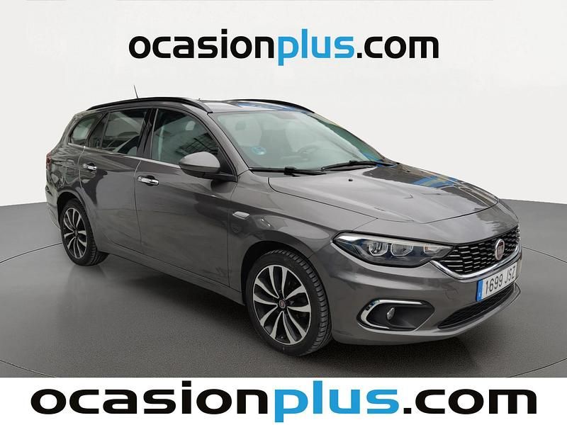 Usado Fiat Tipo Lounge 120 CV (88 kW) 2016 Gris Familiar