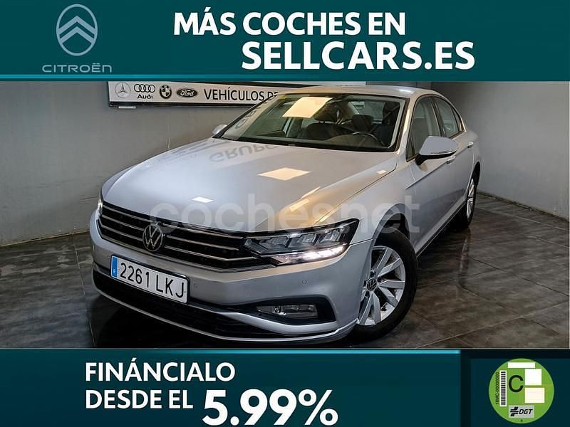 Gris / plata Usado 2020 VW Passat Business Berlina | 17.490 € (Buen precio) - Imagen 1/4