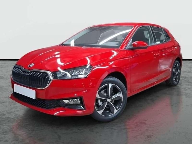 Rojo Usado 2025 Skoda Fabia Selection Berlina | 15.590 € (Buen precio) - Imagen 1/4