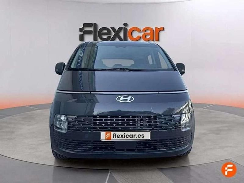 Usado Hyundai Staria 177 CV (130 kW) 2023 Gris Monovolumen