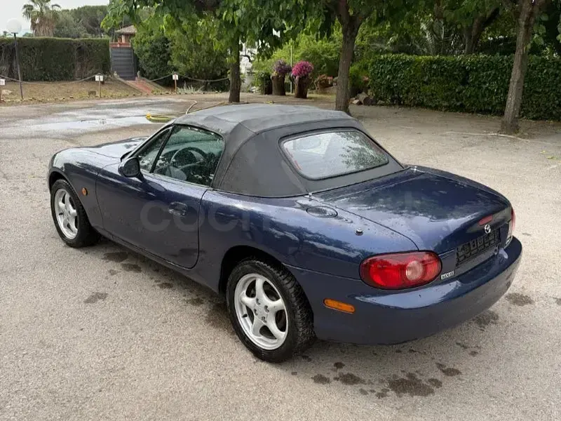 Usado Mazda MX5 Exclusive 110 CV (80 kW) 2001 Azul Descapotable