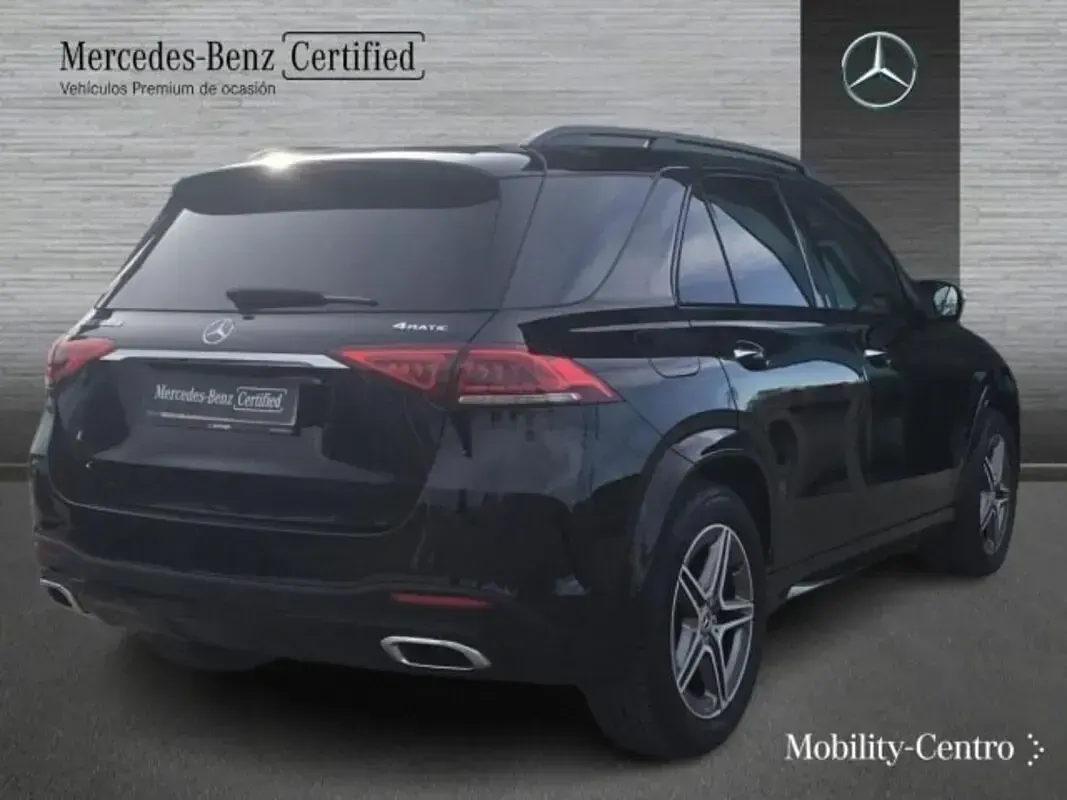 Usado Mercedes GLE300 AMG line 272 CV (200 kW) 2022 Pintura unicolor negra SUV