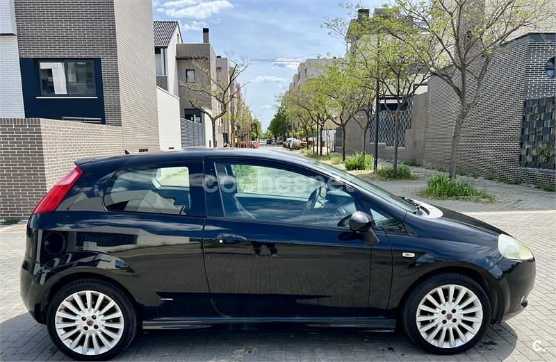 Usado Fiat Grande Punto Sport 95 CV (69 kW) 2008 Negro Utilitario