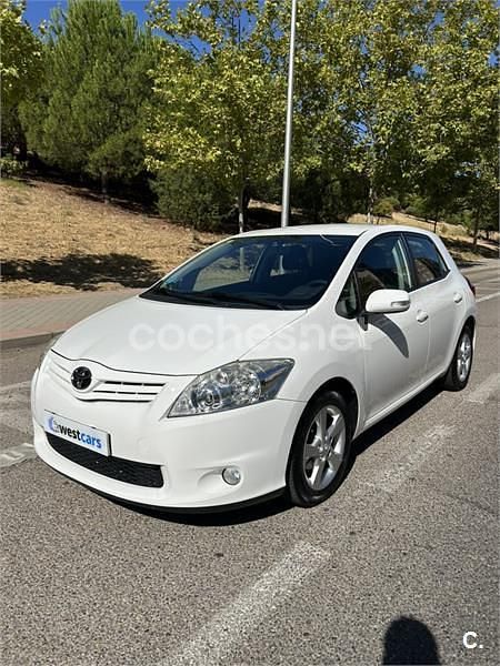 Blanco Usado 2012 Toyota Auris Active Berlina | 8600 € (Precio justo) - Imagen 1/4
