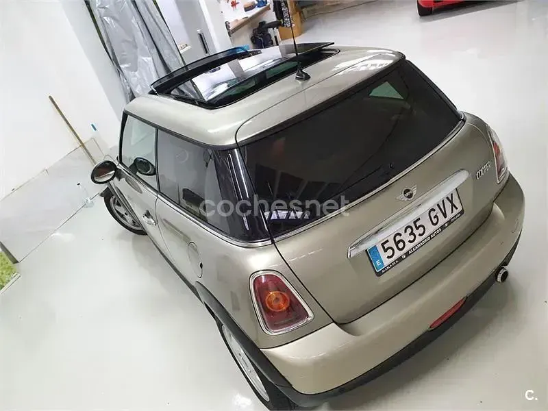 Usado Mini Cooper 120 CV (88 kW) 2010 Beige Utilitario
