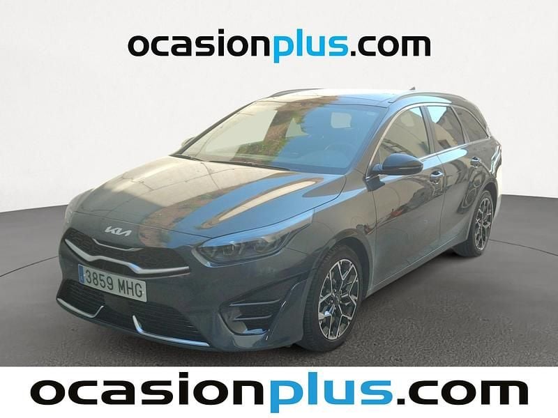Gris Usado 2023 Kia Ceed GT-Line Familiar | 24.091 € (Precio justo) - Imagen 1/4