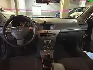 Usado Opel Astra Enjoy 120 CV (88 kW) 2006 Negro Utilitario