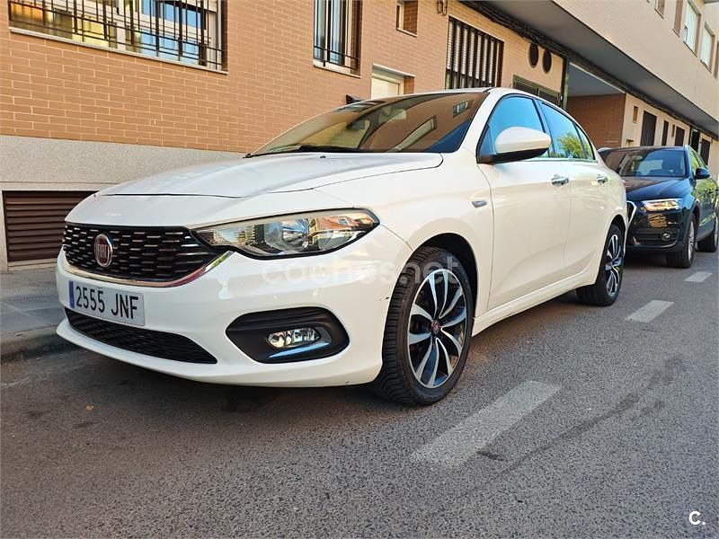 Usado Fiat Tipo Lounge 95 CV (69 kW) 2016 Blanco Berlina