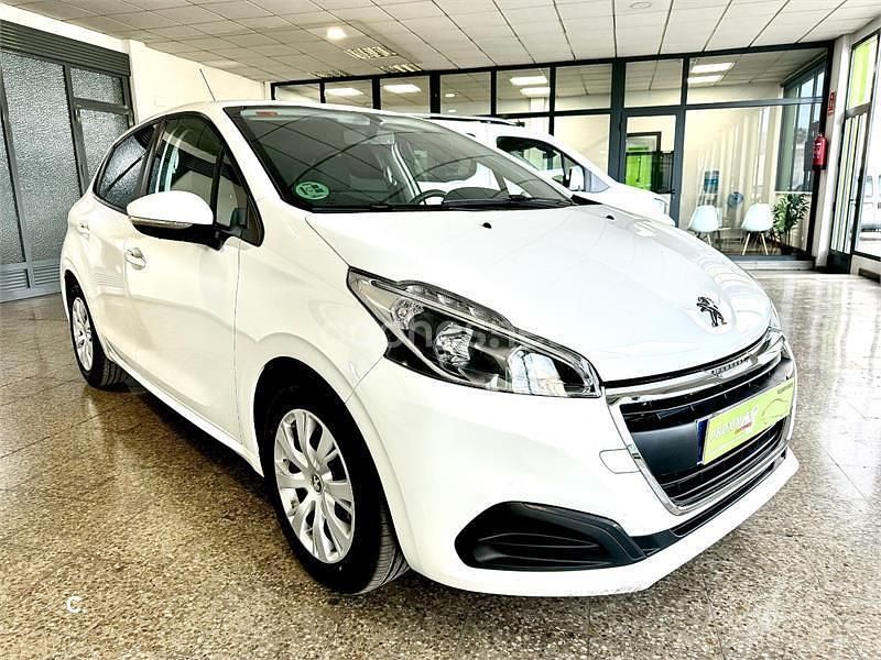 Blanco Usado 2018 Peugeot 208 Active Utilitario | 10.400 € (Un poco caro) - Imagen 1/4