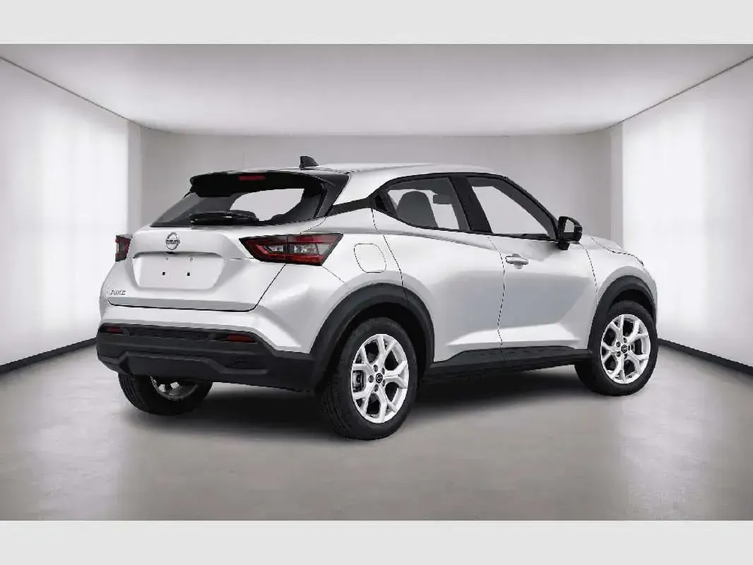 Usado Nissan Juke Acenta 114 CV (83 kW) 2022 Plateado SUV