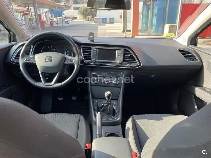 Käytetty Seat Leon Style 105 HP (77 kW) 2015 Harmaa Sedan