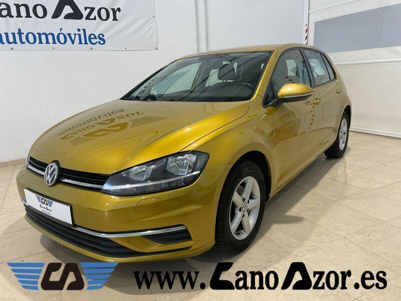 Amarillo Usado 2018 VW Golf VII Advance Utilitario | 13.900 € (Un poco caro) - Imagen 1/4