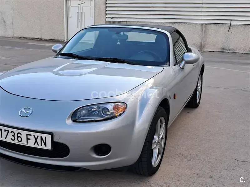 Usado Mazda MX5 Active 126 CV (92 kW) 2007 Gris / plata Descapotable