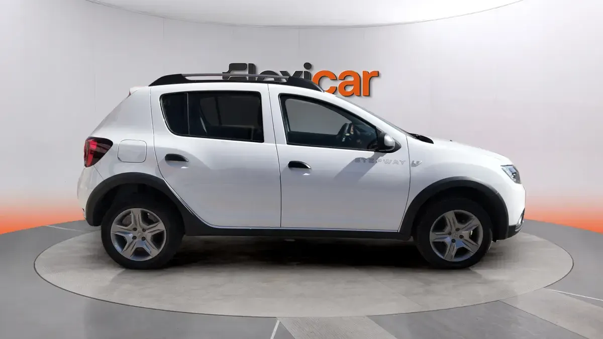 Usado Dacia Sandero Essentiel 90 CV (66 kW) 2018 Blanco Berlina