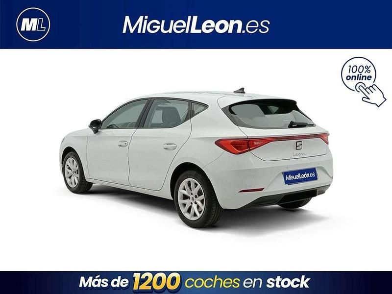 Usado Seat Leon Style 110 CV (80 kW) 2024 Blanco Utilitario
