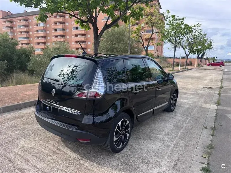 Usado Renault Scénic Bose Edition 110 CV (80 kW) 2015 Negro Monovolumen