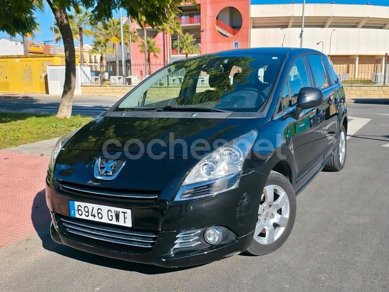 Negro Usado 2010 Peugeot 5008 Premium Monovolumen | 6299 € (Precio justo) - Imagen 1/4