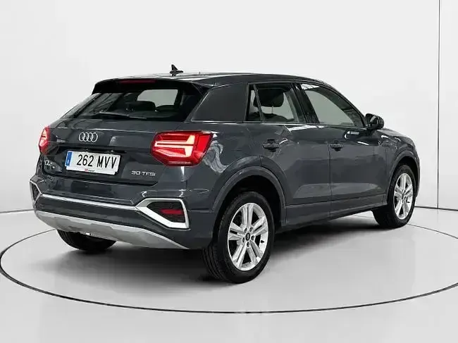 Usado Audi Q2 Advanced Plus 116 CV (85 kW) 2024 Gris SUV