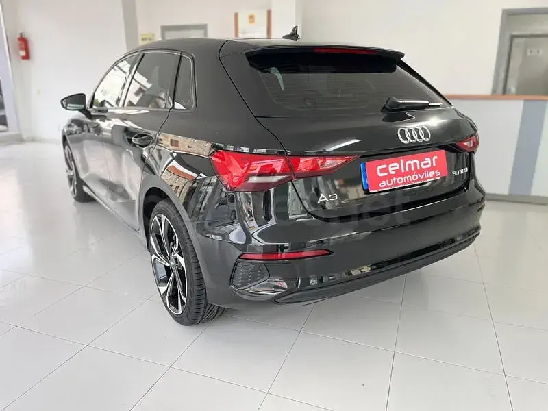 Usado Audi A3 110 CV (80 kW) 2022 Negro Berlina