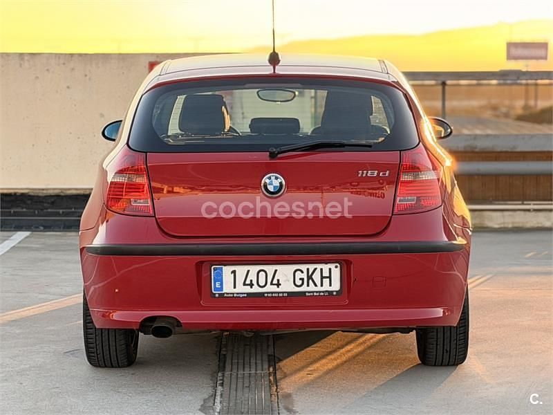 Usado BMW 118 143 CV (105 kW) 2008 Rojo Utilitario