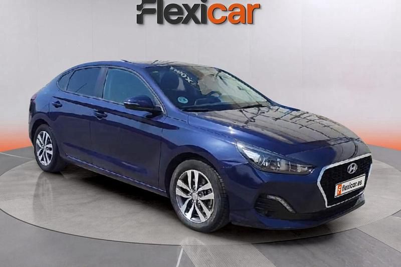 Azul Usado 2020 Hyundai i30 Berlina | 13.990 € (Precio justo) - Imagen 1/4