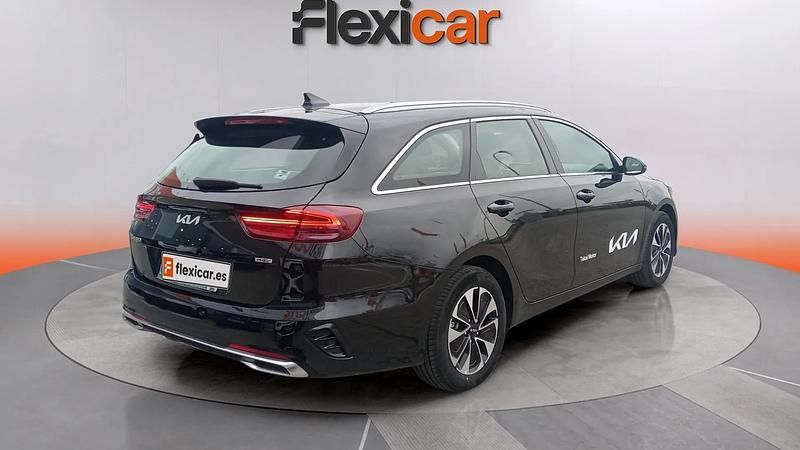 Usado Kia Ceed 141 CV (103 kW) 2024 Negro Utilitario