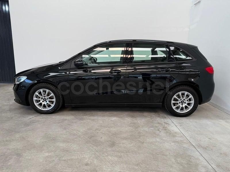 Usado Mercedes B200 150 CV (110 kW) 2020 Negro Monovolumen